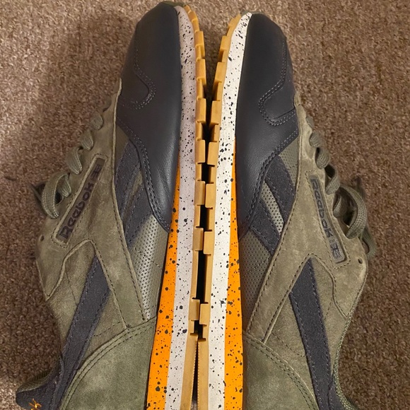 Reebok Classics Olive main image 4